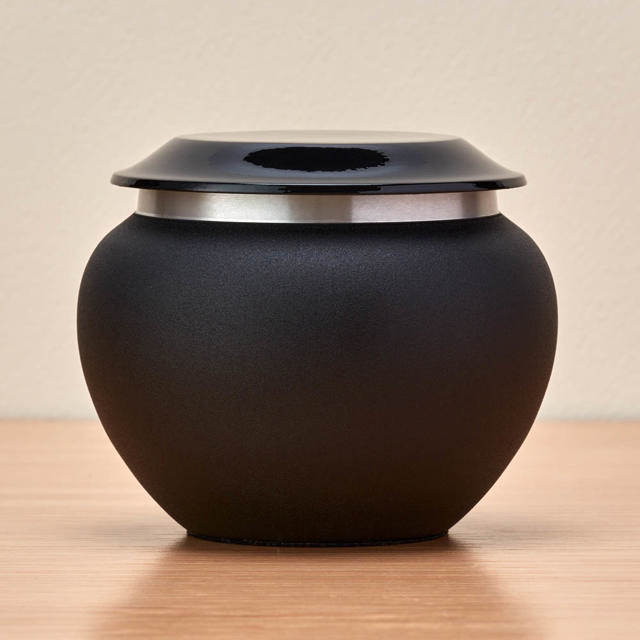 Pagoda Onyx, Petite Urn